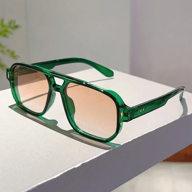 Nuovi Occhiali da Sole Quadrat - Vintage Fashion Images recensione e prezzo