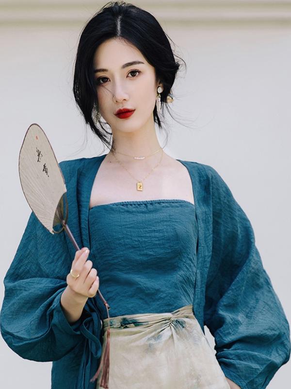Completo Tre Pezzi Donna Tagli - Vintage Fashion In Chinese recensione e prezzo